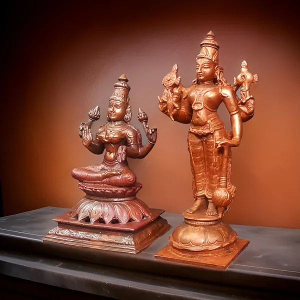 Brown_Copper_Idols_Of_God_Srinivasa_Perumal_With_Mahalakshmi,_6_Inches,_1.3_Kg,_Patina_Antique_Finish,_Pack_Of_2_Piece