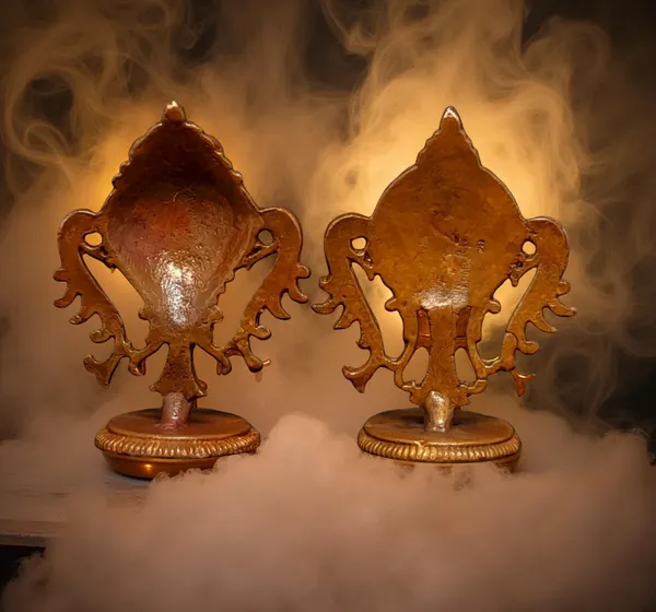 Brownish-Orange_Copper_Idols_Of_God_Sanghu_And_Chakram,_1.9_Inch,_62G,_Patina_Antique_Finish,_Pack_Of_2_Piece