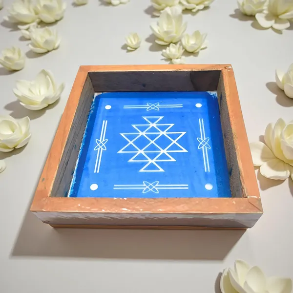 Searchers_Paradise_Kubera_Rangoli_Stencil_Wooden,Pack_of_1_Piece_5_*_5_inches