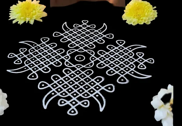 Searchers_Paradise_Kambi_Kolam_Model_1_Rangoli_Stencil_Wooden_10x10_Inches_Pack_of_1_Piece