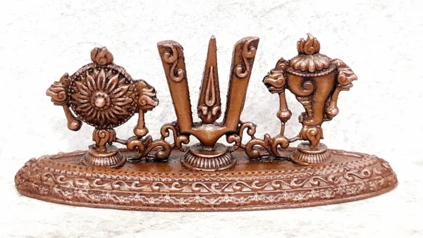 Brownish-Orange_Copper_Idols_India,_1_Inches,_Handmadethe_Divine_Namam_Sangu_Chakra,_55G,_Patina_Antique_Finish,_Pack_Of_1_Piece