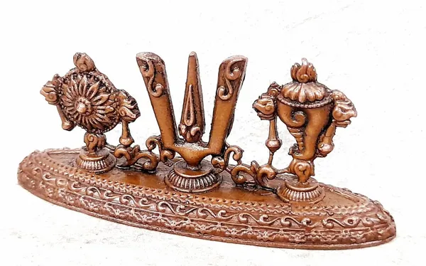 Brownish-Orange_Copper_Idols_India,_1_Inches,_Handmadethe_Divine_Namam_Sangu_Chakra,_55G,_Patina_Antique_Finish,_Pack_Of_1_Piece