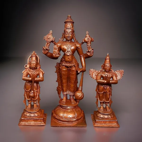 Brown,_Copper_Handmade_Perumal_Hanuman_Garudar_6_Inches_1.1_Kg,_Pack_Of_3_Piece