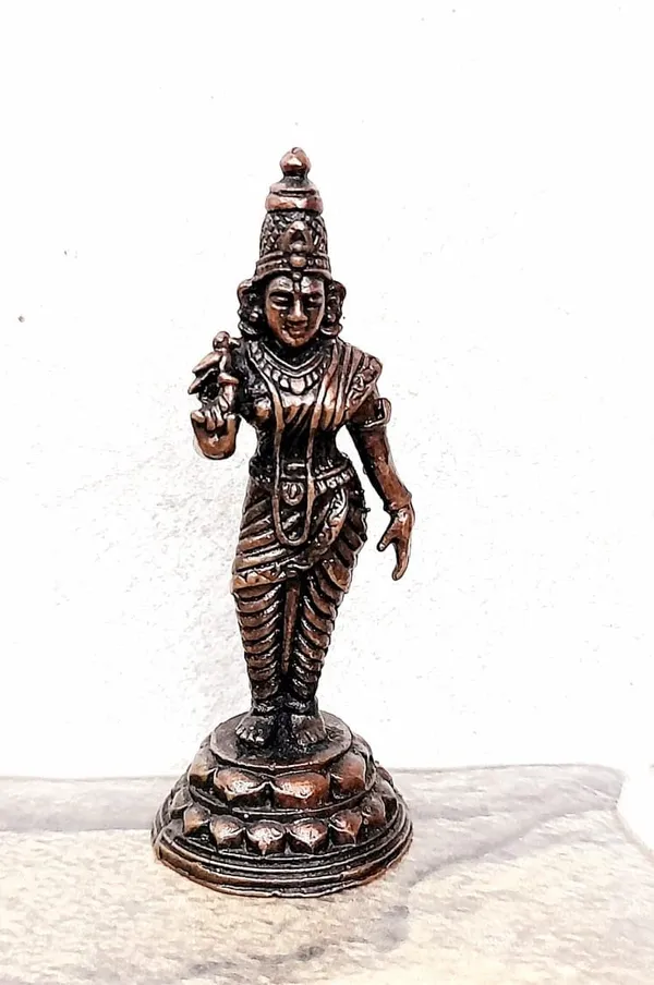 Brown_Copper_God_Idols_Meenakshi_Devi_2.8_Inches,_70G,_Handmade_Copper_God_Idols,_Pack_Of_1_Piece