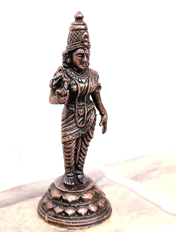 Brown_Copper_God_Idols_Meenakshi_Devi_2.8_Inches,_70G,_Handmade_Copper_God_Idols,_Pack_Of_1_Piece
