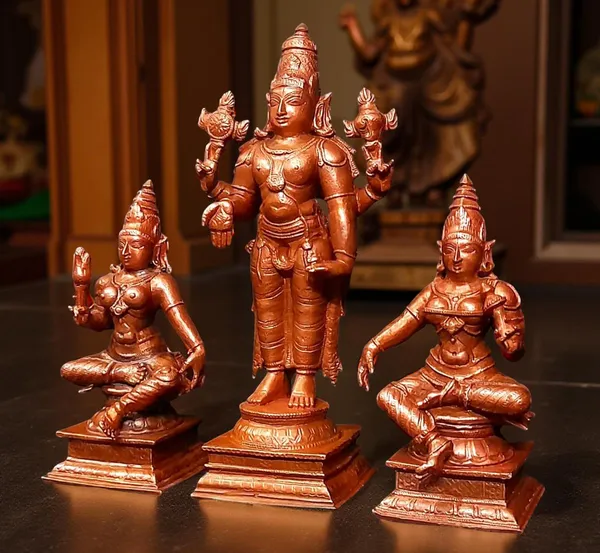 Brownish-Orange_Copper_Idols_Of_God_Srinivasa_Perumal_With_Sridevi_And_Bhudevi_By_Searchers_Paradise,_6.2_Inches,_1.635_Kg,_Patina_Antique_Finish,_Pack_Of_3_Piece