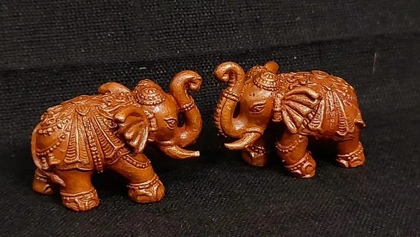 Antique_Copper_Idols_India,_1_Inches,_Handmade_Paired_Elephant_Idol_60_Gram,_Patina_Antique_Finish,_Pack_Of_2_Piece