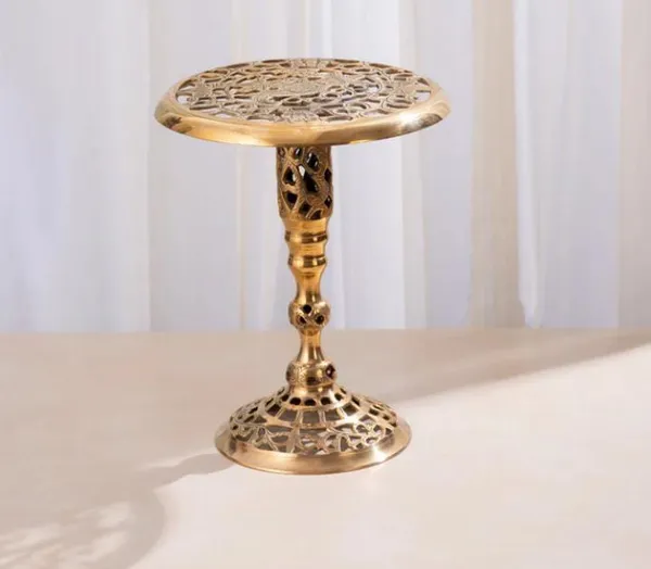 Searchers_Paradise_Handcrafted_Decorative_Accent_Table_with_Intricate_Carving,_Vintage_Pedestal_Stand_for_Living_Room,_Bedroom_&_Home_Décor