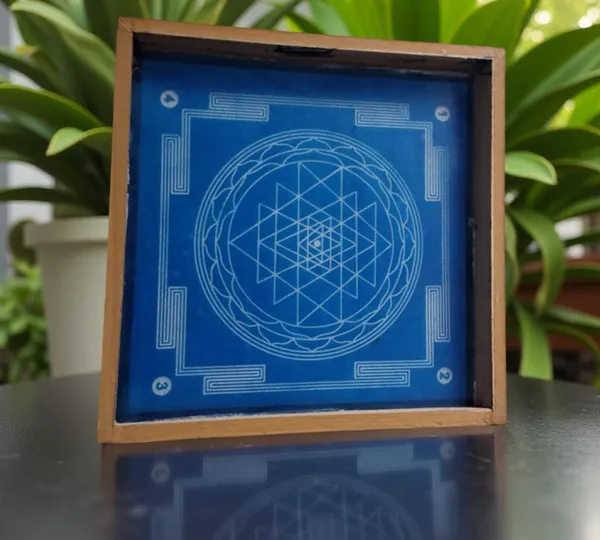 Searchers_Paradise_Sri_Chakra_Yantra__Rangoli_Stencil_Wooden_13x13_Inches_Pack_of_1_piece