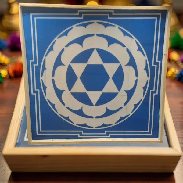 Sudarasana_Yantra_Rangoli_Design_Stencil_Wooden_Frame_pack_of_1_piece