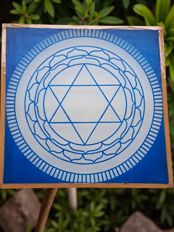 Sudarshana_Mandala_1_Rangoli_Design_Stencil_Wooden_Frame_pack_of_1_piece