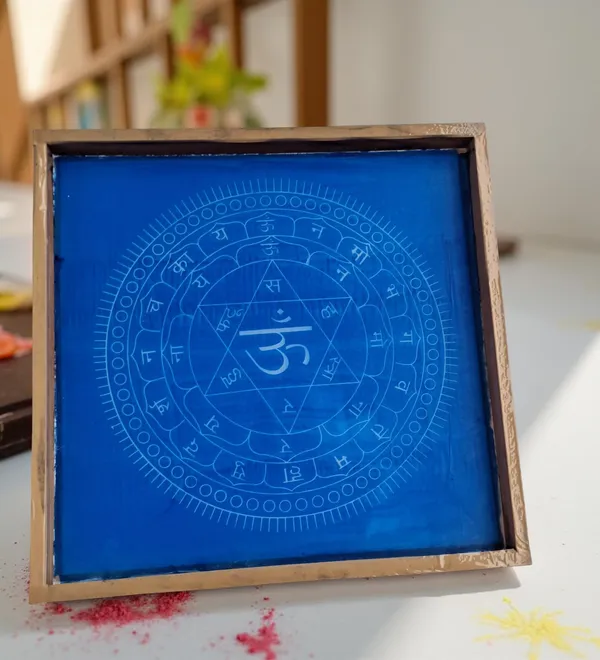 Sudarshana_Mandala_2_Yantra_Rangoli_Design_Stencil_Wooden_Frame_pack_of_1_piece