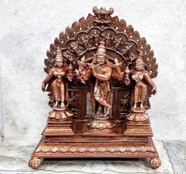 Brownish-Orange_Copper_Idols_Of_God_Venugopala_With_Sridevi_And_Bhudevi_With_Dasavadhara_Prabhavali,_7.2_Inches,_1.72_Kg,_Patina_Antique_Finish,_Pack_Of_4_Piece