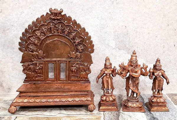 Brownish-Orange_Copper_Idols_Of_God_Venugopala_With_Sridevi_And_Bhudevi_With_Dasavadhara_Prabhavali,_7.2_Inches,_1.72_Kg,_Patina_Antique_Finish,_Pack_Of_4_Piece