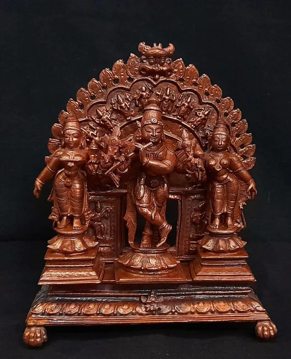 Brownish-Orange_Copper_Idols_Of_God_Venugopala_With_Sridevi_And_Bhudevi_With_Dasavadhara_Prabhavali,_7.2_Inches,_1.72_Kg,_Patina_Antique_Finish,_Pack_Of_4_Piece