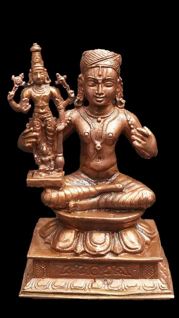 Brownish-Orange_Copper_Idols,_8.5_Cm,_Handmade_Manavala_Mahamuni_Holding_Vishnu_395_G,_Patina_Antique_Finish,_Pack_Of_1_Piece