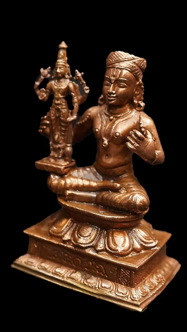 Brownish-Orange_Copper_Idols,_8.5_Cm,_Handmade_Manavala_Mahamuni_Holding_Vishnu_395_G,_Patina_Antique_Finish,_Pack_Of_1_Piece
