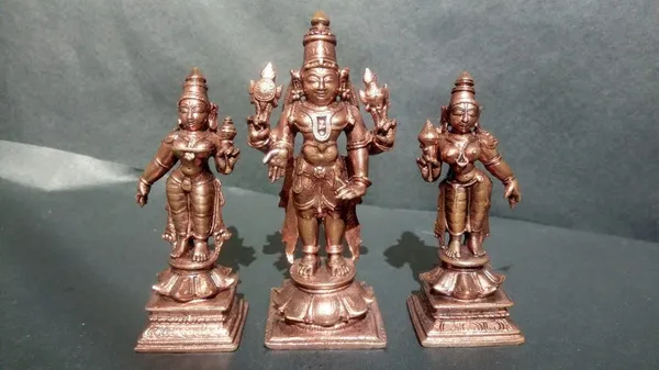 Brownish-Orange_Copper_Idols_Of_God_Srinivasa_Perumal_With_Sridevi_And_Bhudevi,_4.7_Inches,_720G,_Patina_Antique_Finish,_Pack_Of_3_Piece