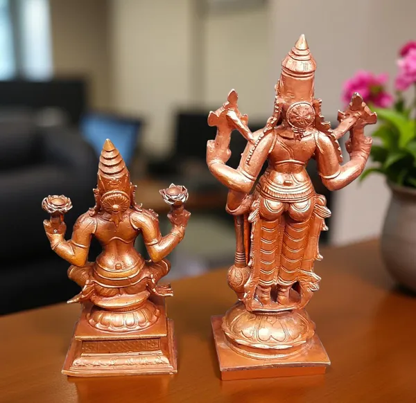 Brown_Copper_Idols_Of_God_Srinivasa_Perumal_With_Mahalakshmi,_6_Inches,_1.1_Kg,_Patina_Antique_Finish,_Pack_Of_2_Piece