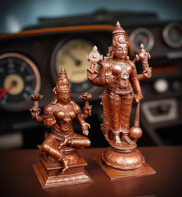 Brown_Copper_Idols_Of_God_Srinivasa_Perumal_With_Mahalakshmi,_6_Inches,_1.1_Kg,_Patina_Antique_Finish,_Pack_Of_2_Piece
