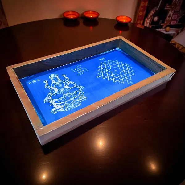 Searchers_Paradise_Aishwarya_Kolam_with_Lakshmi_Rangoli_Stencil_Wooden,_1_Piece_(9x5_Inches)