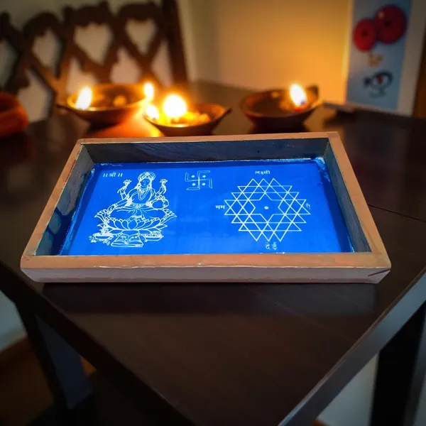 Searchers_Paradise_Aishwarya_Kolam_with_Lakshmi_Rangoli_Stencil_Wooden,_1_Piece_(9x5_Inches)