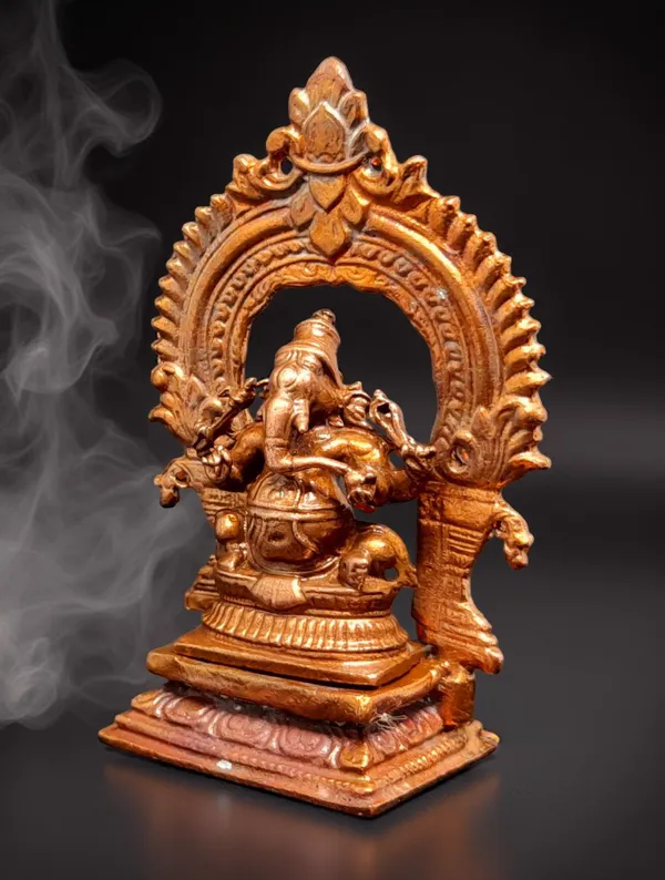 Brownish-Orange_Copper_Idols_Of_God_Little_Ganesh_With_Prabhavalli,_3_Inches,_100G,_Patina_Antique_Finish,_Pack_Of_1_Piece