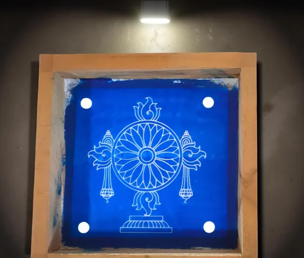 Searchers_Paradise_Chakra_Kolam_Rangoli_Stencil_Wooden_5×5_Inches