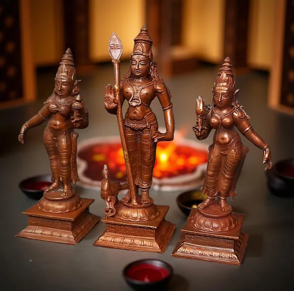 Brownish-Orange_Copper_Idols_Of_God_Murugar_With_Valli_And_Deivanani,_6.2_Inches,_1.36_Kg,_Patina_Antique_Finish,_Pack_Of_3_Piece