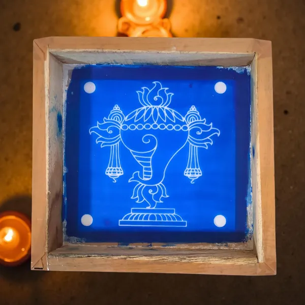 Searchers_Paradise_Shankh_Rangoli_Stencil_Wooden_5x5_Inches_Pack_of_1_Piece