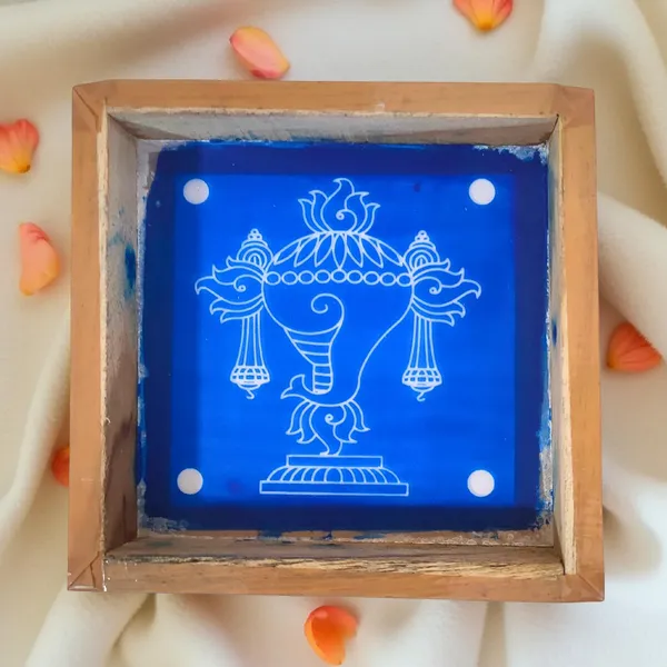 Searchers_Paradise_Shankh_Rangoli_Stencil_Wooden_5x5_Inches_Pack_of_1_Piece