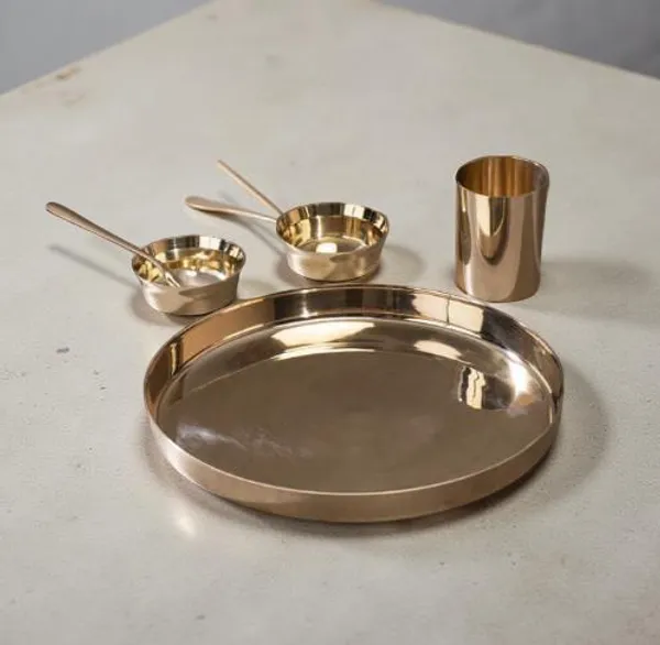 Searchers_Paradise_Traditional_Bronze_Dinner_Thali_Set_–_5_Pieces_(1_Thali,_2_Bowls,_1_Glass,_1_Spoon)