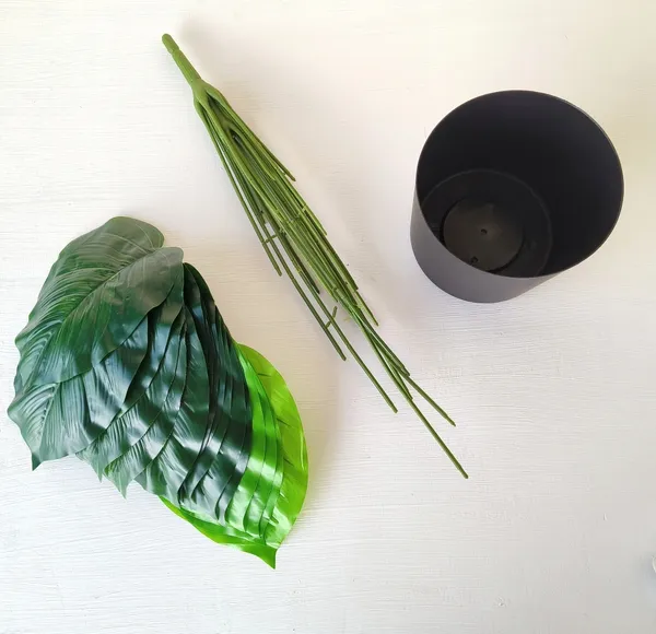 Artificial_Monstera_Plant_With_Pot_Lifelike_Plastic_Plants