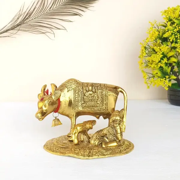Divine_Kamdhenu_Cow_And_Calf_Showpiece_With_Makhan_Chor_Laddu_Gopal