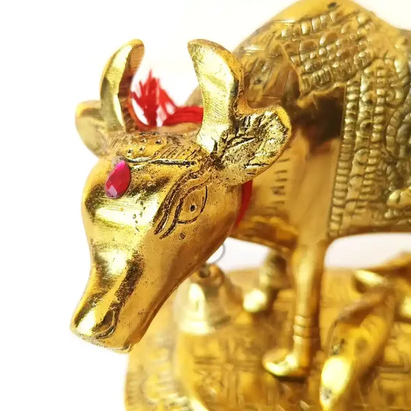Divine_Kamdhenu_Cow_And_Calf_Showpiece_With_Makhan_Chor_Laddu_Gopal