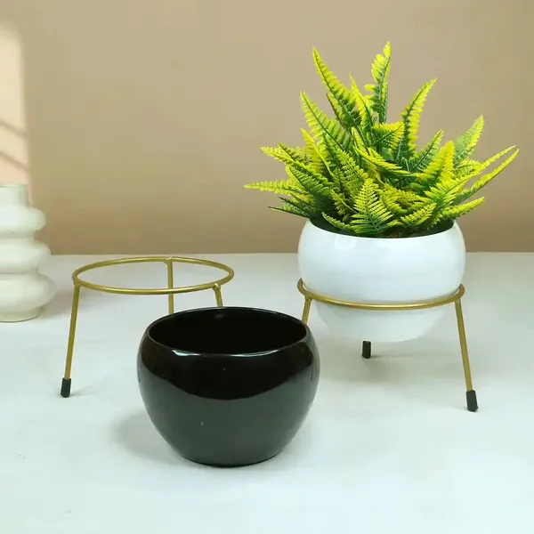 Set_Of_2_Radiant_Black_And_White_Metal_Pots_With_Stand_Flower_Vases