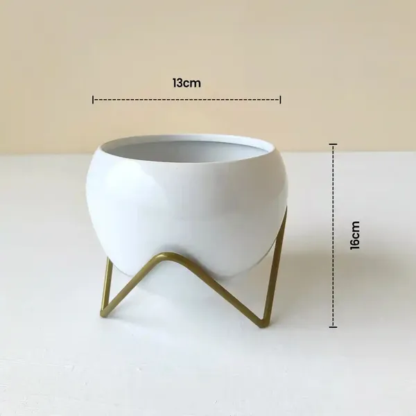 Set_Of_2_Radiant_White_Metal_Pots_With_Stand_Flower_Vases