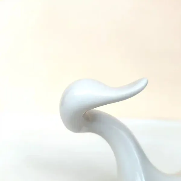 Set_of_2_Swan_Hugging_Ceramic_Figurine_Decor_Showpiece