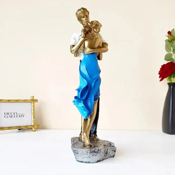 Romantic_Resin_Couple_Romantic_Home_Decor_Sculpture_Showpiece