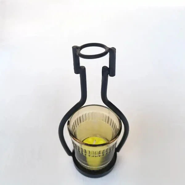 Vintage_Lantern_Design_Candle_Stand_Metal_Frame_And_Glass_Candle_Holder_For_Festive_Ambience