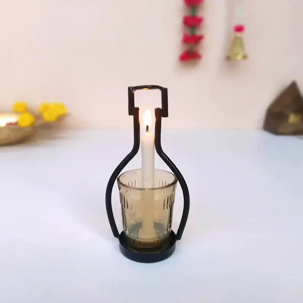 Vintage_Lantern_Design_Candle_Stand_Metal_Frame_And_Glass_Candle_Holder_For_Festive_Ambience