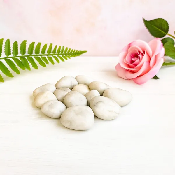 Polished_White_Decorative_Pebbles