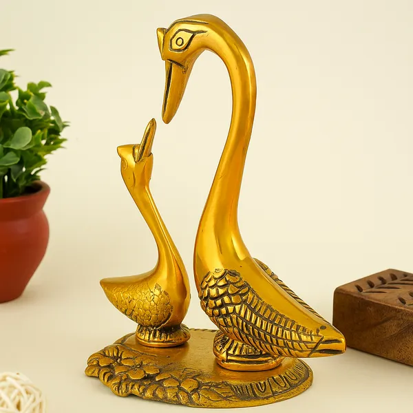 Elegant_Golden_Swan_Pair_Statue_for_Home_Decor