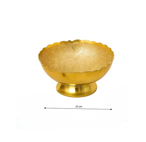Exquisite_Golden_Metallic_Footed_Bowl_with_Intricate_Embossed_Floral_Patterns