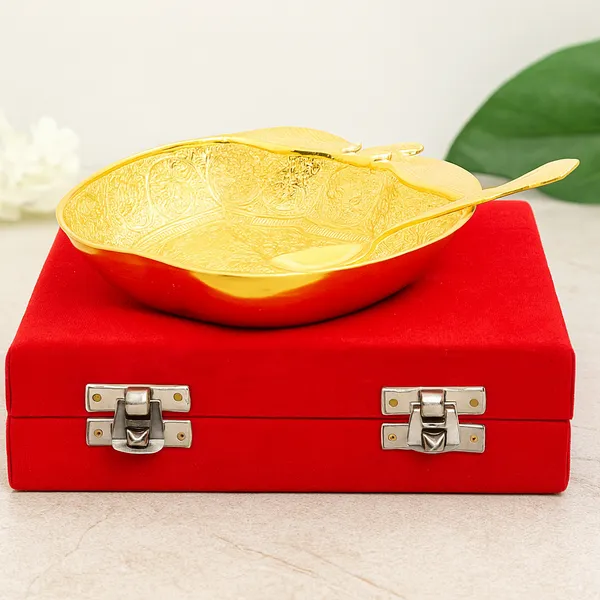 Golden_Apple-Shaped_Serving_Dish_with_Matching_Spoon