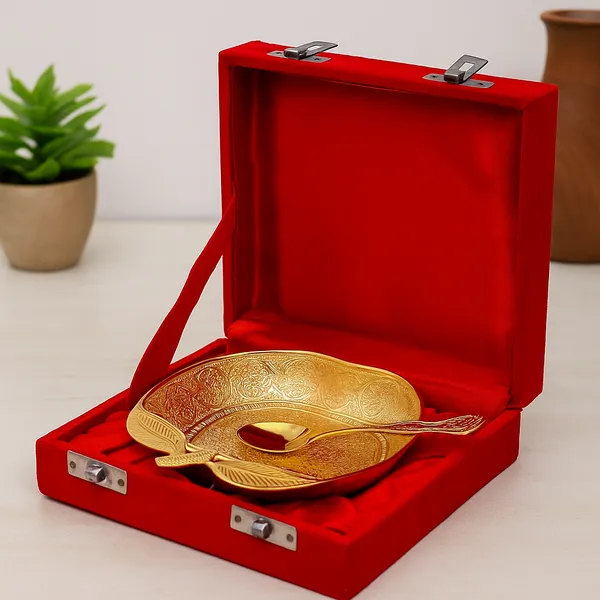 Golden_Apple-Shaped_Serving_Dish_with_Matching_Spoon