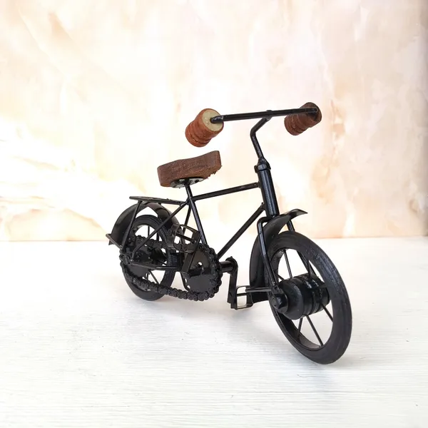 Handcrafted_Vintage_Miniature_Bicycle