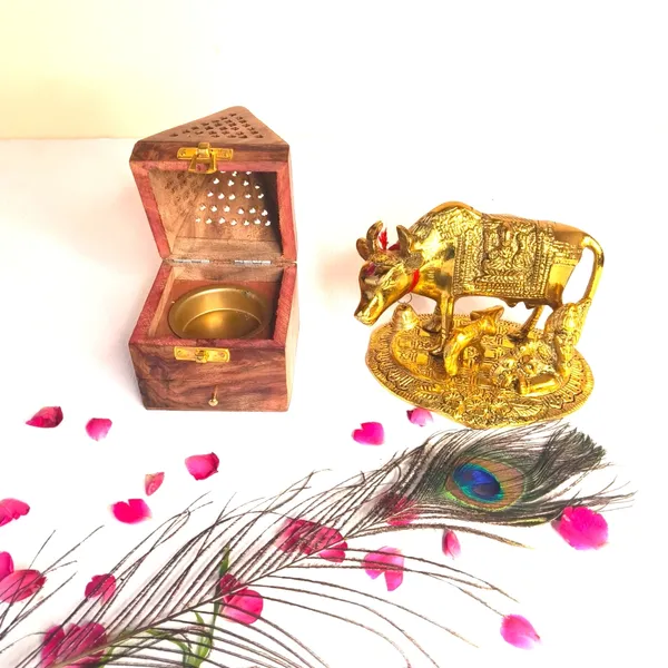 Handcrafted_Wooden_Incense_Cone_Burner_Pyramid_Shape