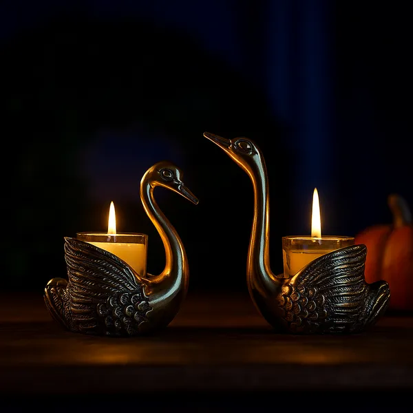 Luxury_Silver_Swan_Candle_Holders_Pair_for_Home_and_Gift