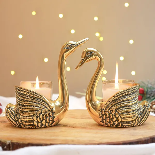 Luxury_Silver_Swan_Candle_Holders_Pair_for_Home_and_Gift